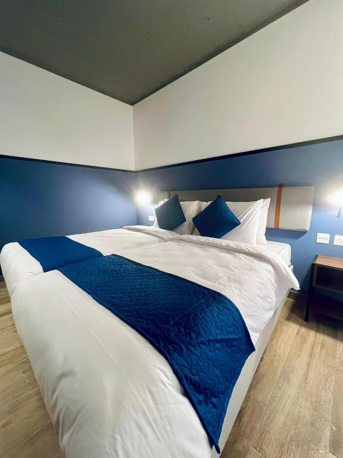South32 Hotel บีร์เซบบูจา ภายนอก รูปภาพ